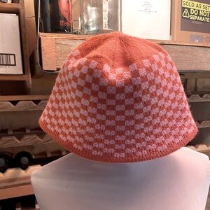 Bucket hat knit one size